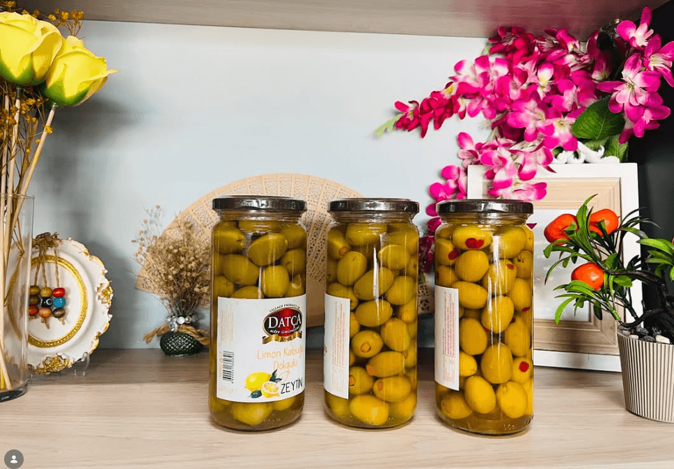 Datça zeytini kavanozları